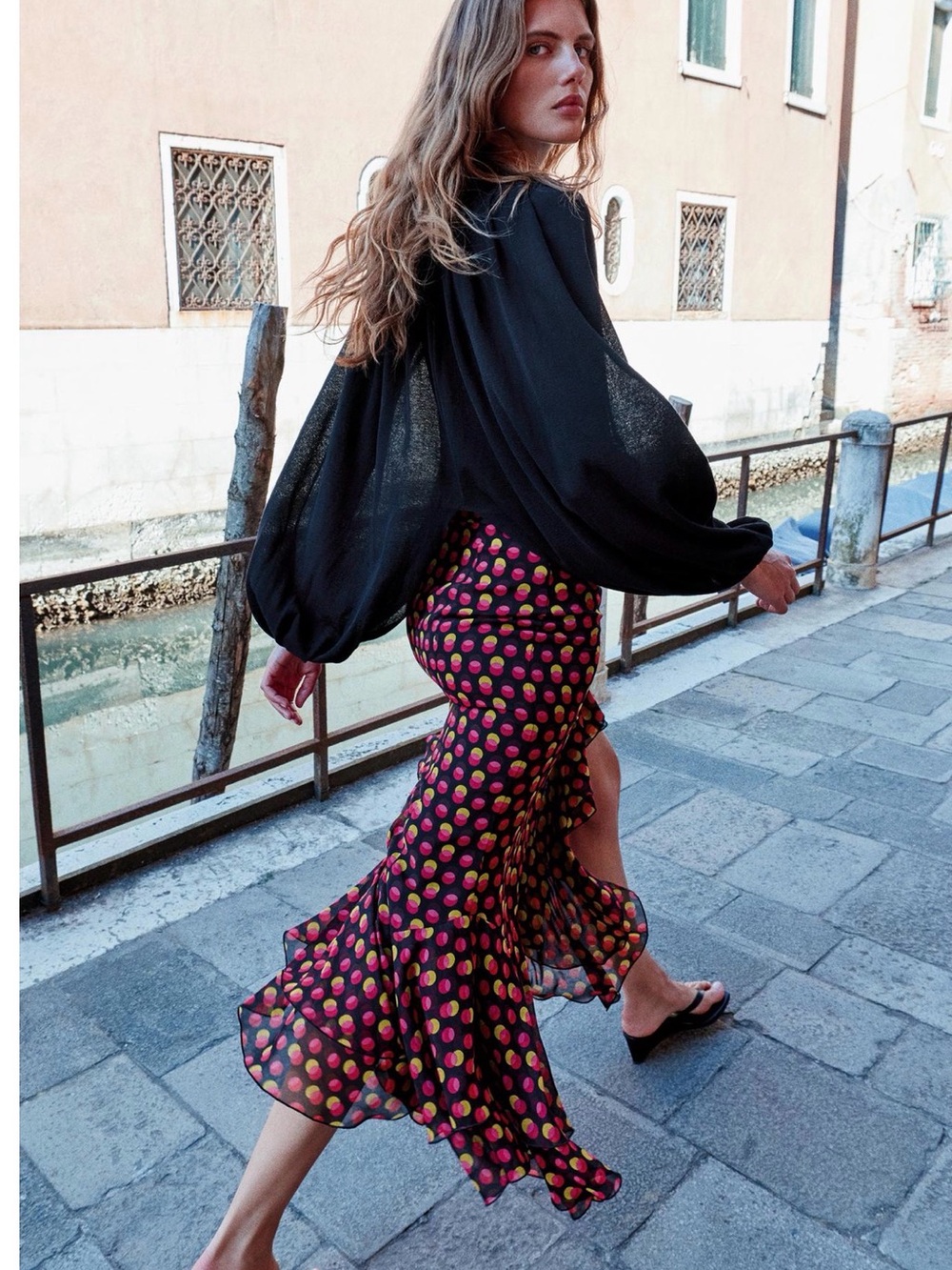 NWT Zara Women’s Asymmetrical Black / Fushia Midi Skirt Polka Dots